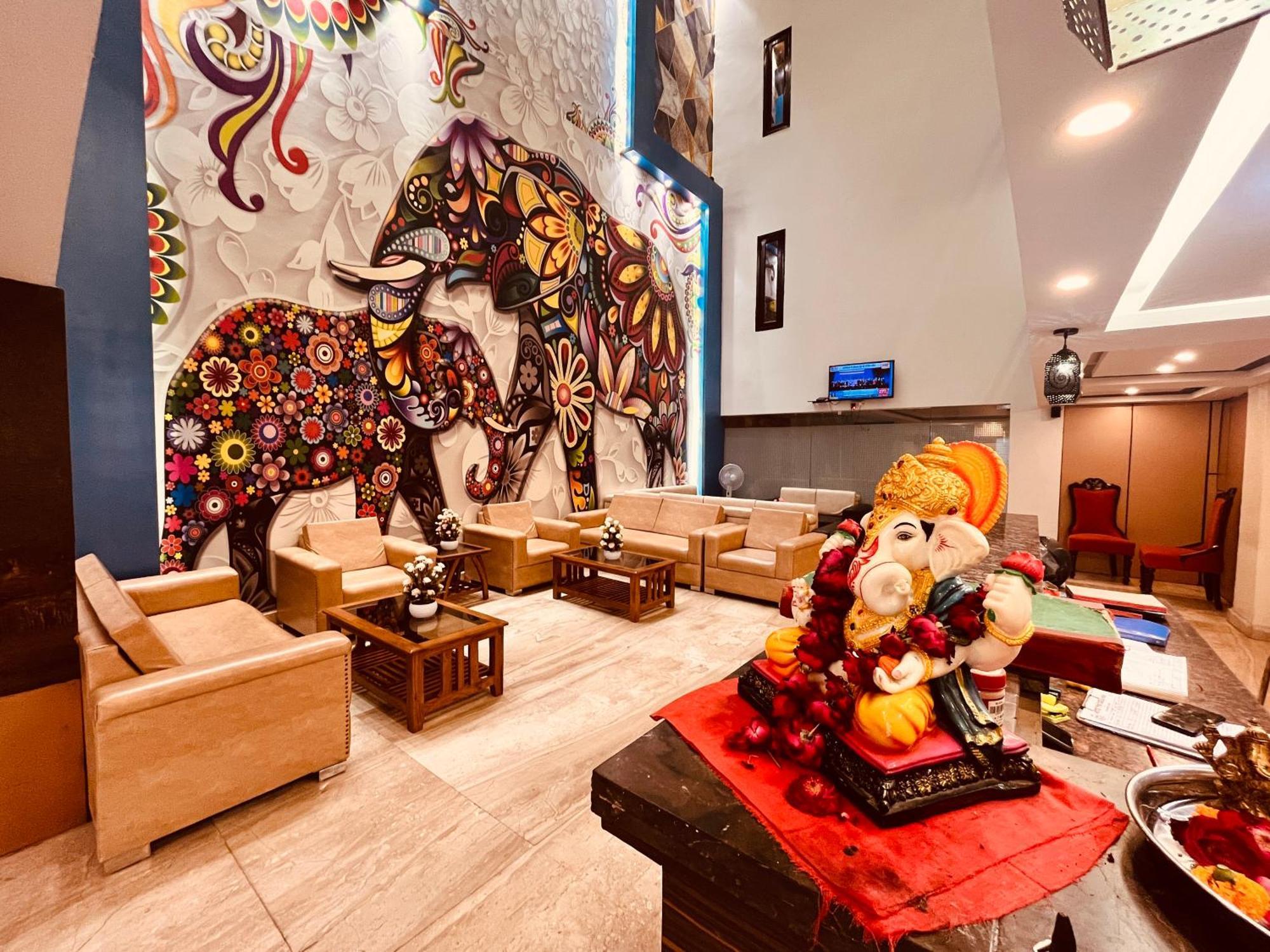 Hotel The Gold Inn - Karol Bagh Delhi Buitenkant foto