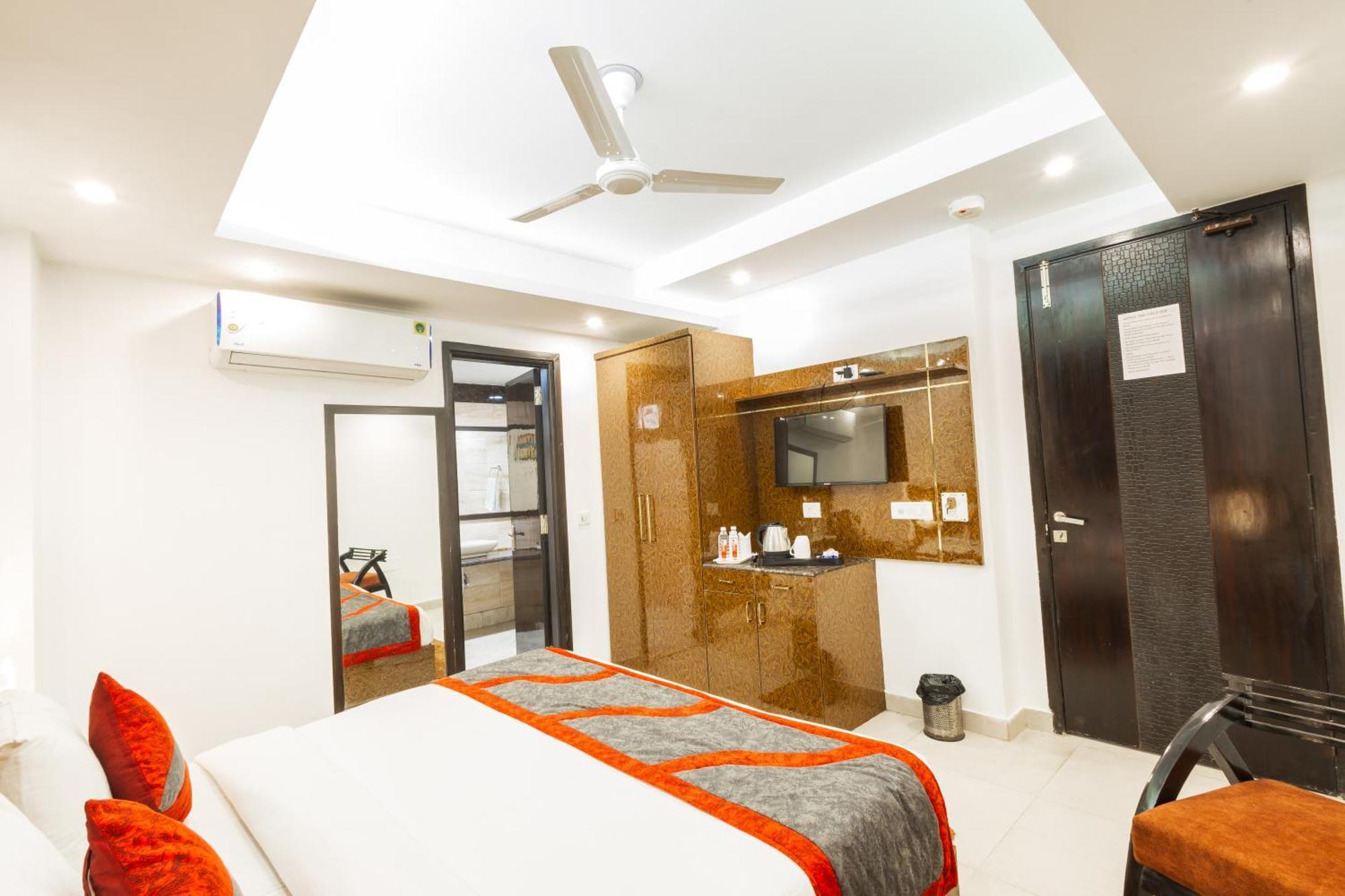 Hotel The Gold Inn - Karol Bagh Delhi Buitenkant foto