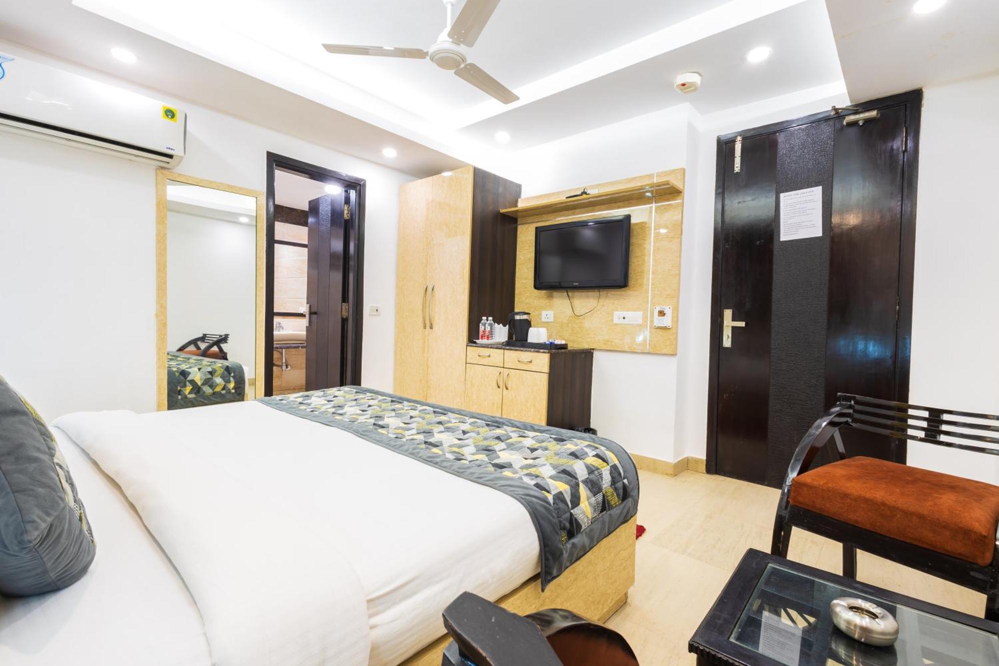 Hotel The Gold Inn - Karol Bagh Delhi Buitenkant foto