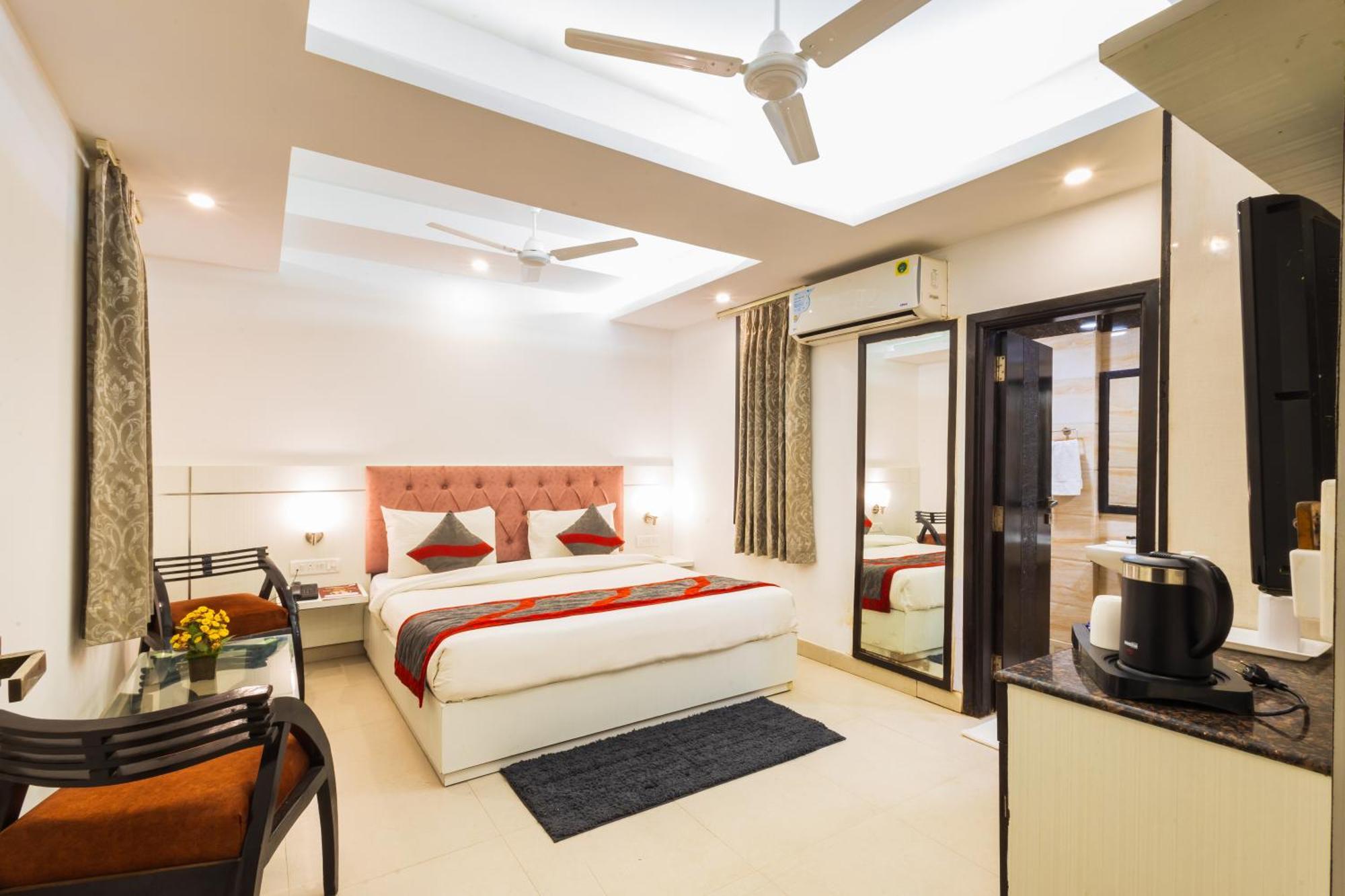 Hotel The Gold Inn - Karol Bagh Delhi Buitenkant foto