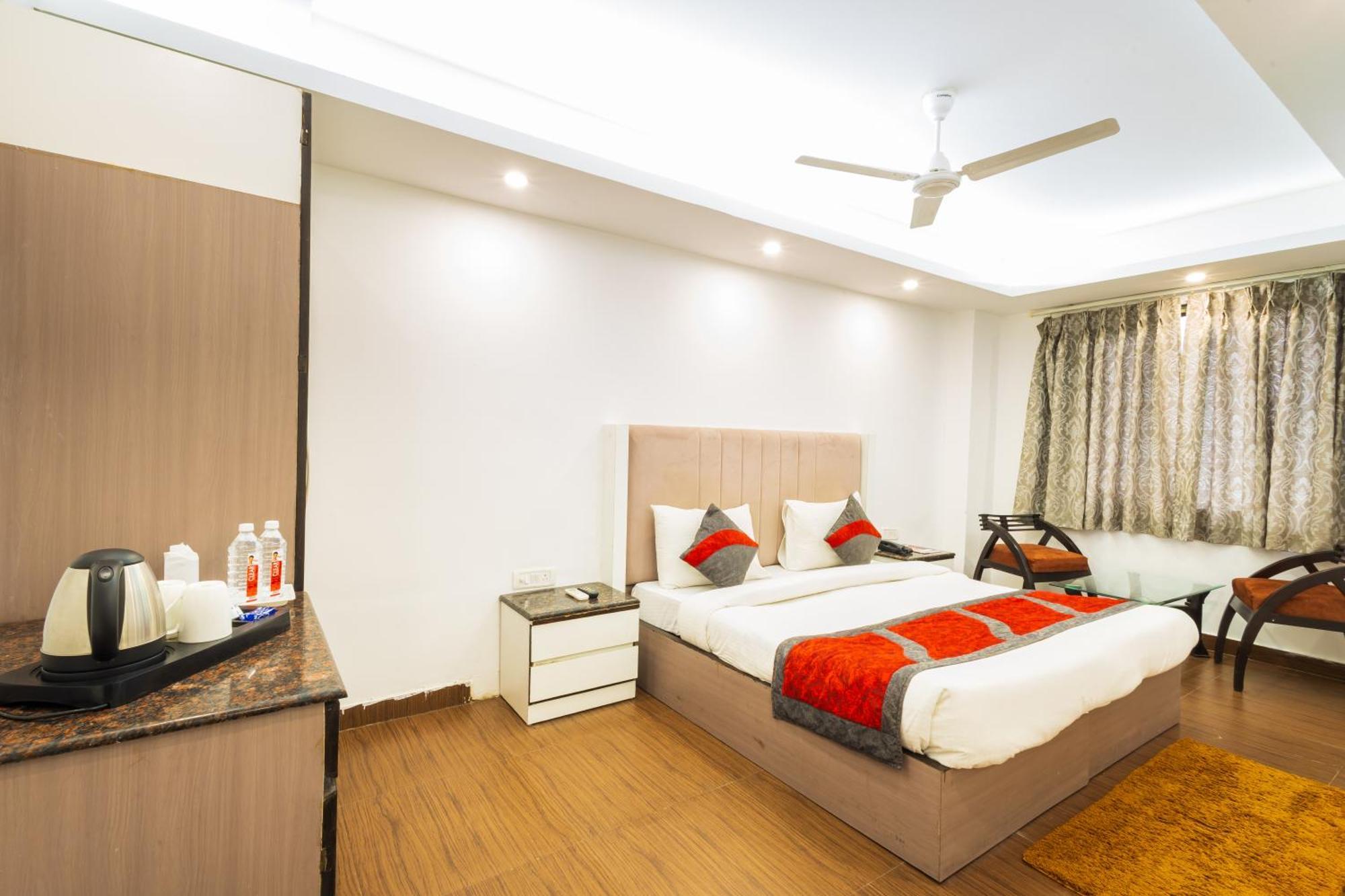 Hotel The Gold Inn - Karol Bagh Delhi Buitenkant foto