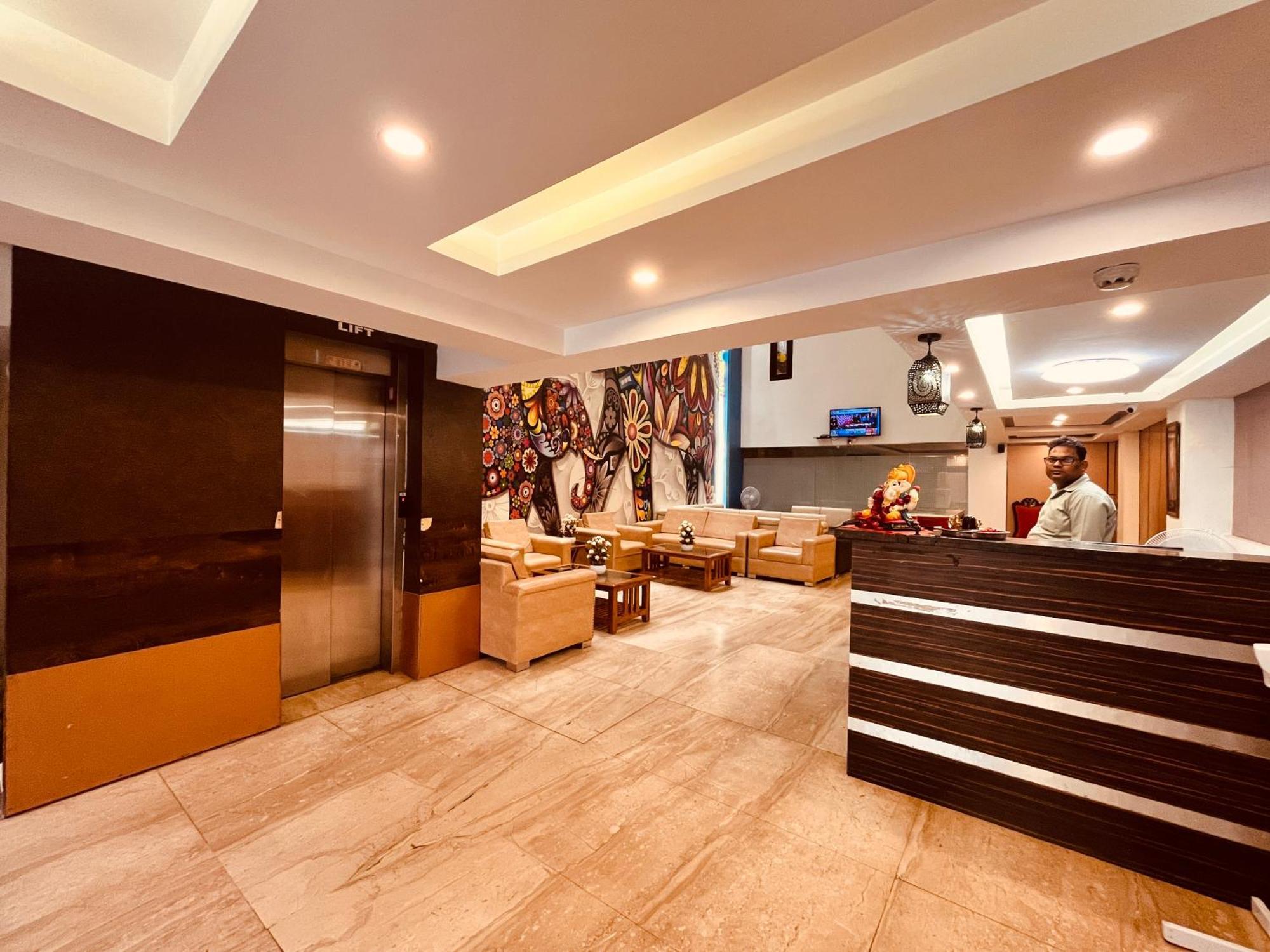 Hotel The Gold Inn - Karol Bagh Delhi Buitenkant foto