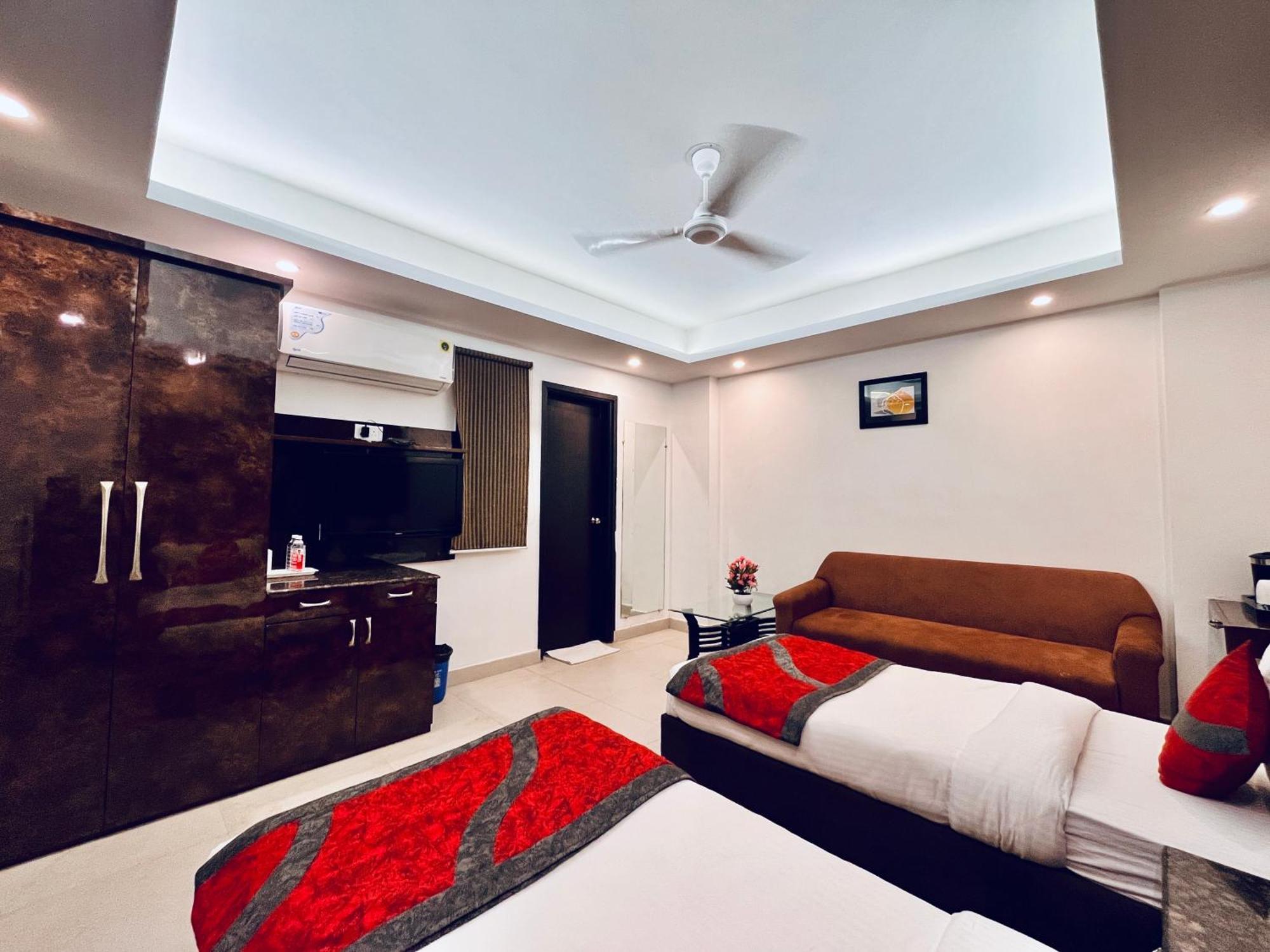 Hotel The Gold Inn - Karol Bagh Delhi Buitenkant foto