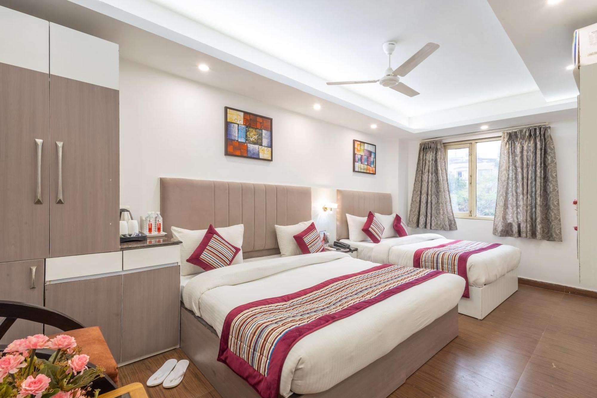 Hotel The Gold Inn - Karol Bagh Delhi Buitenkant foto