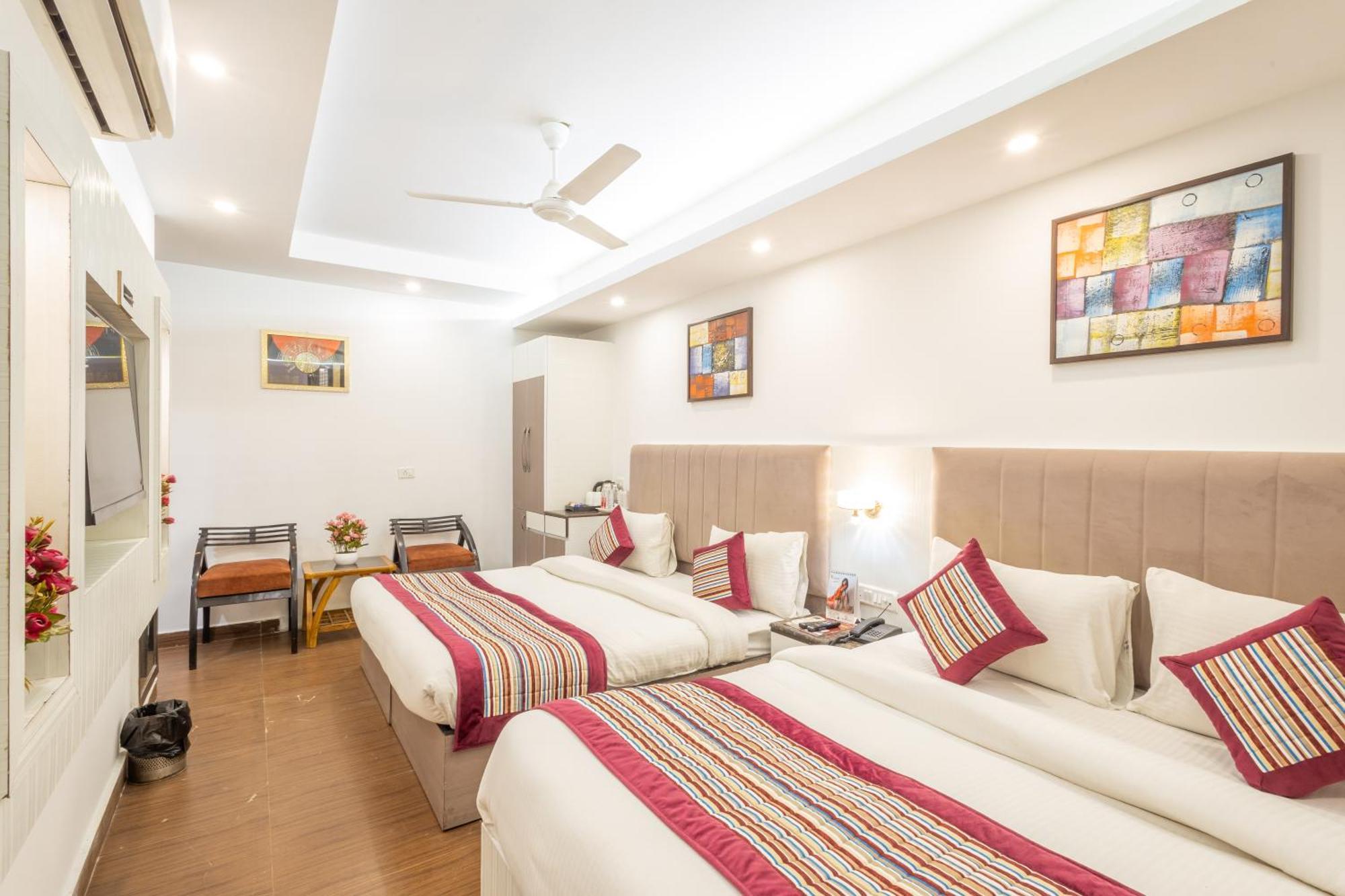 Hotel The Gold Inn - Karol Bagh Delhi Buitenkant foto