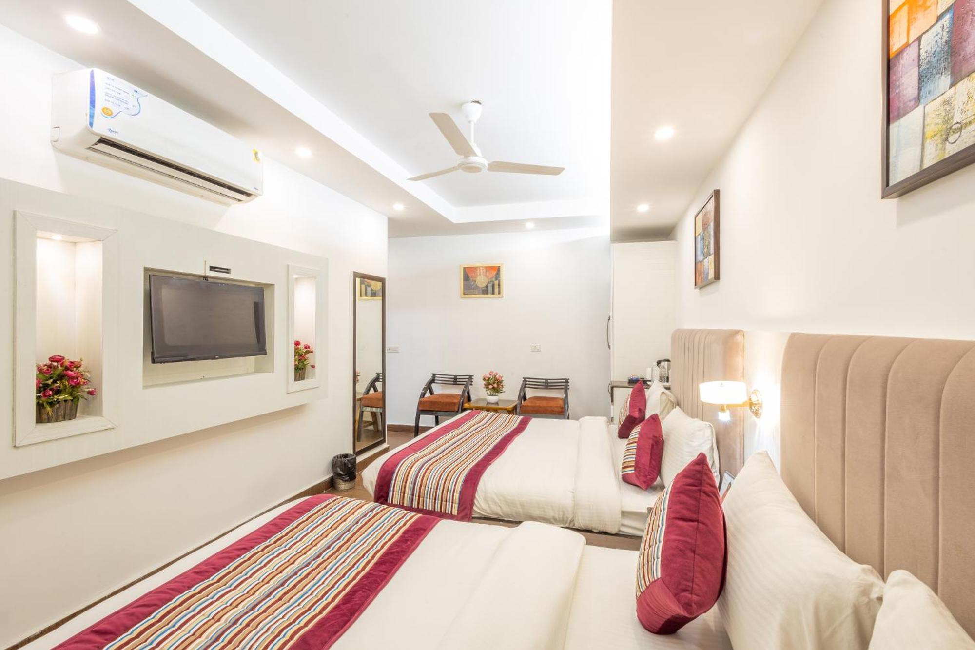 Hotel The Gold Inn - Karol Bagh Delhi Buitenkant foto